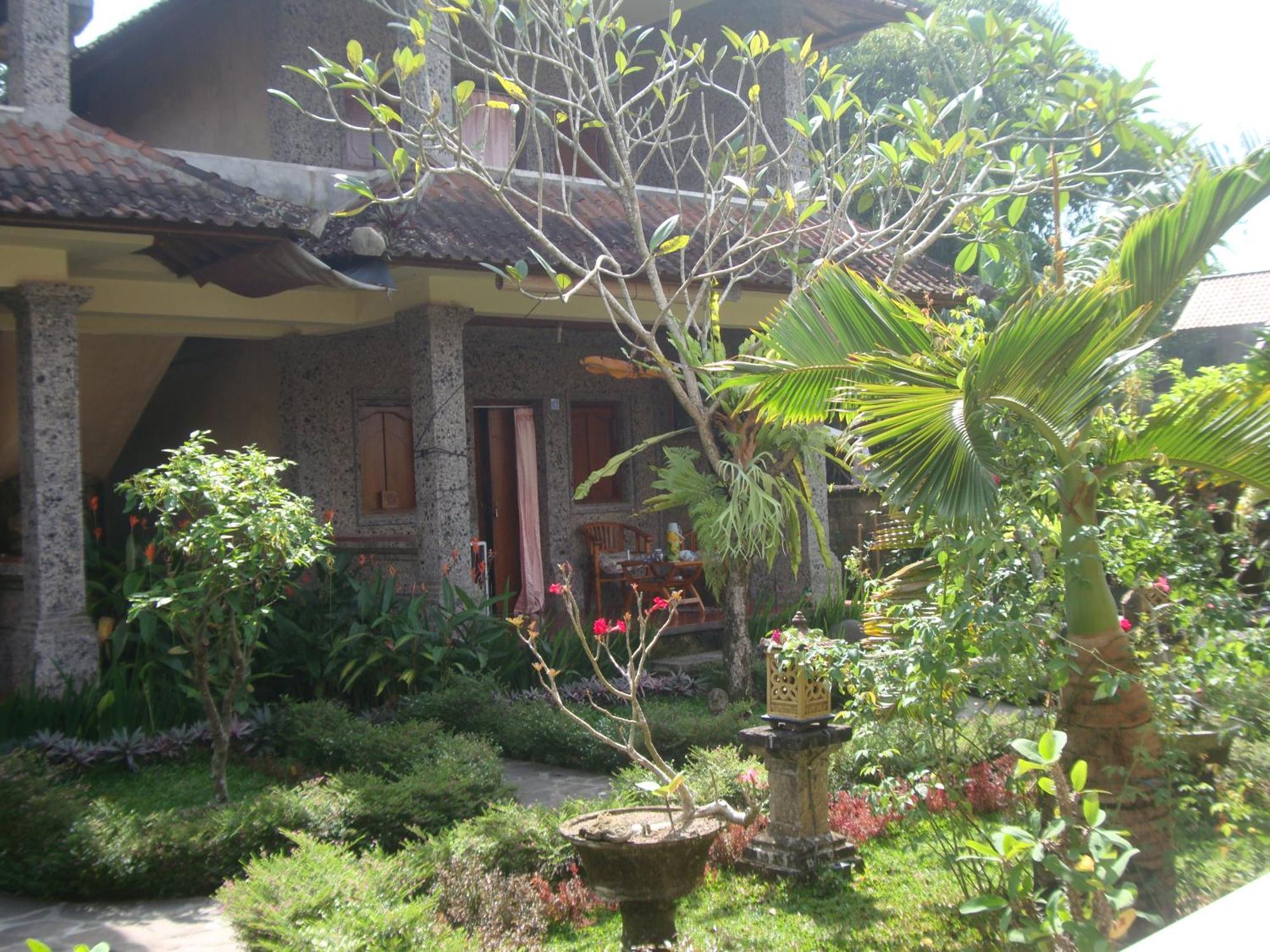 Gusti Home Stay Ubud エクステリア 写真