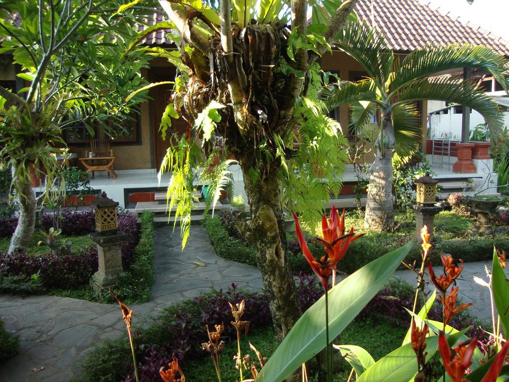 Gusti Home Stay Ubud エクステリア 写真