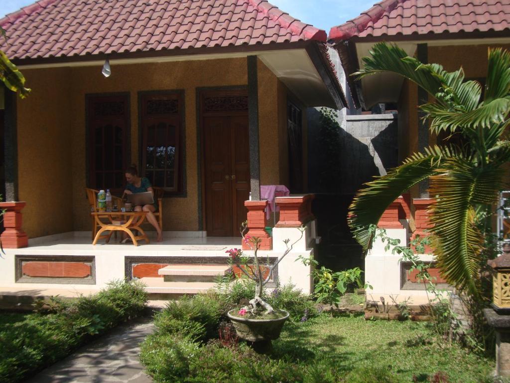 Gusti Home Stay Ubud エクステリア 写真