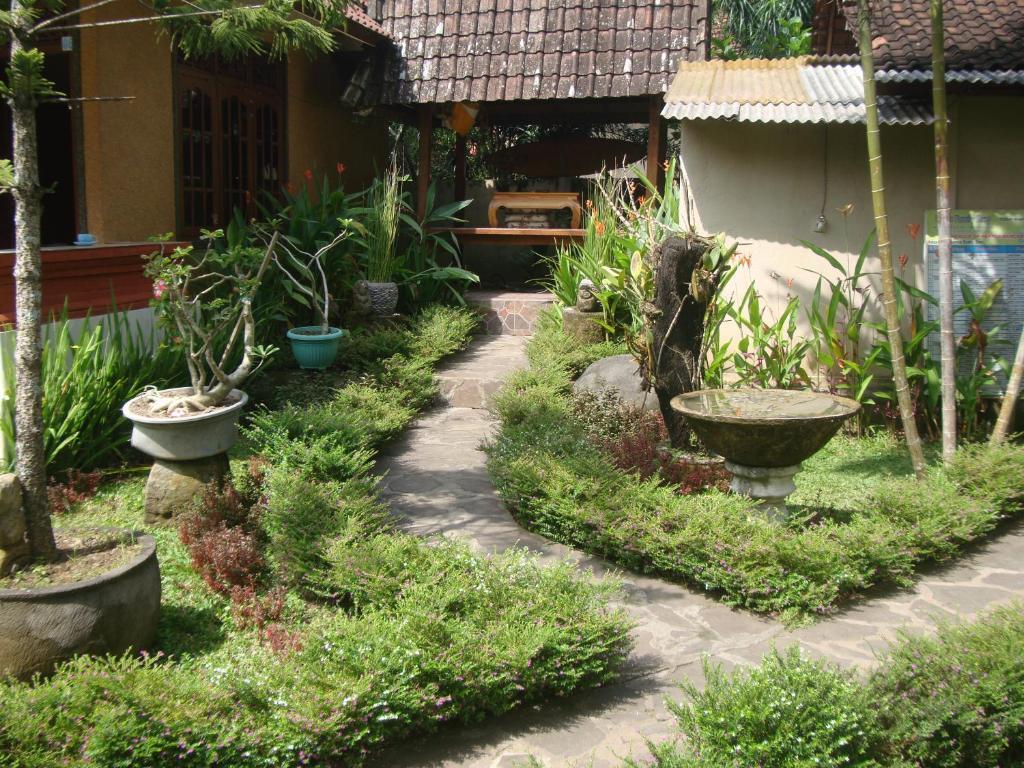 Gusti Home Stay Ubud エクステリア 写真