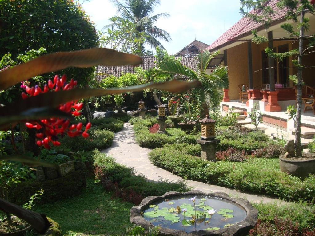 Gusti Home Stay Ubud 部屋 写真