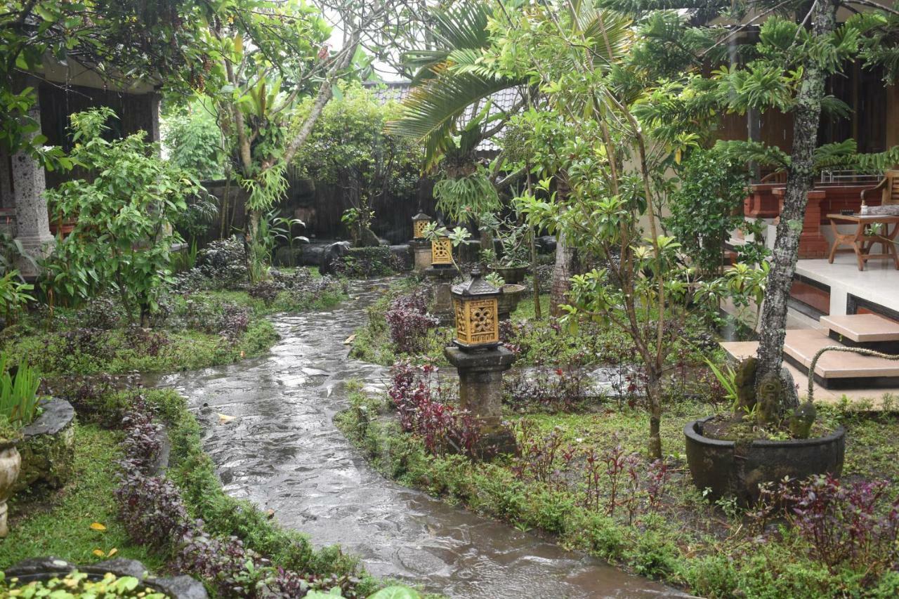 Gusti Home Stay Ubud エクステリア 写真
